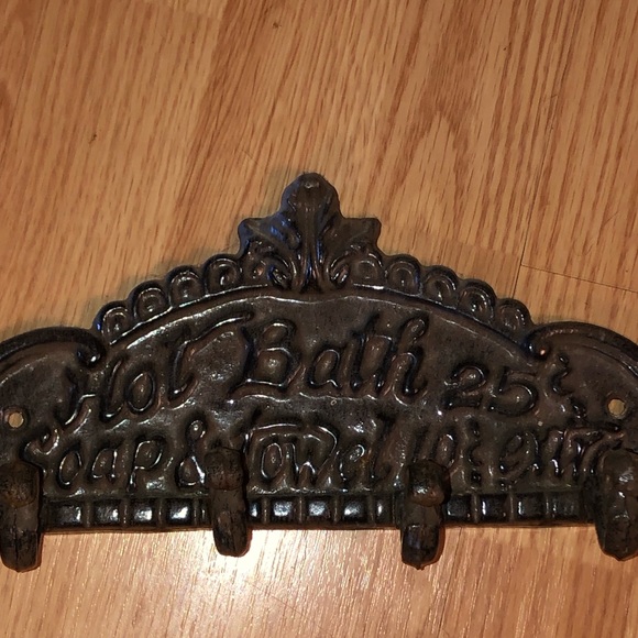 Wrought Iron Rustic Bathroom 4 Hooks Hanger - Picture 4 of 4